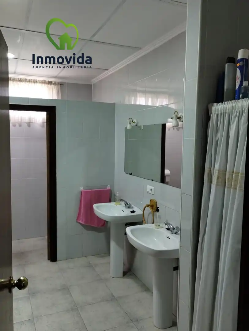 Baño de Finca rústica en venta en Posadas con Aire acondicionado, Jardín privado y Trastero