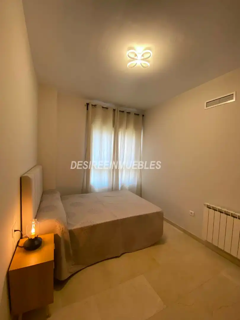 Bedroom of Flat for rent in Valencia  with Air Conditioner, Heating and Terrace