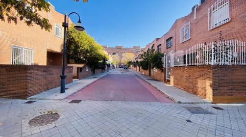 Foto 2 de Casa adosada en venta en Joaquina Eguaras, Granada Capital