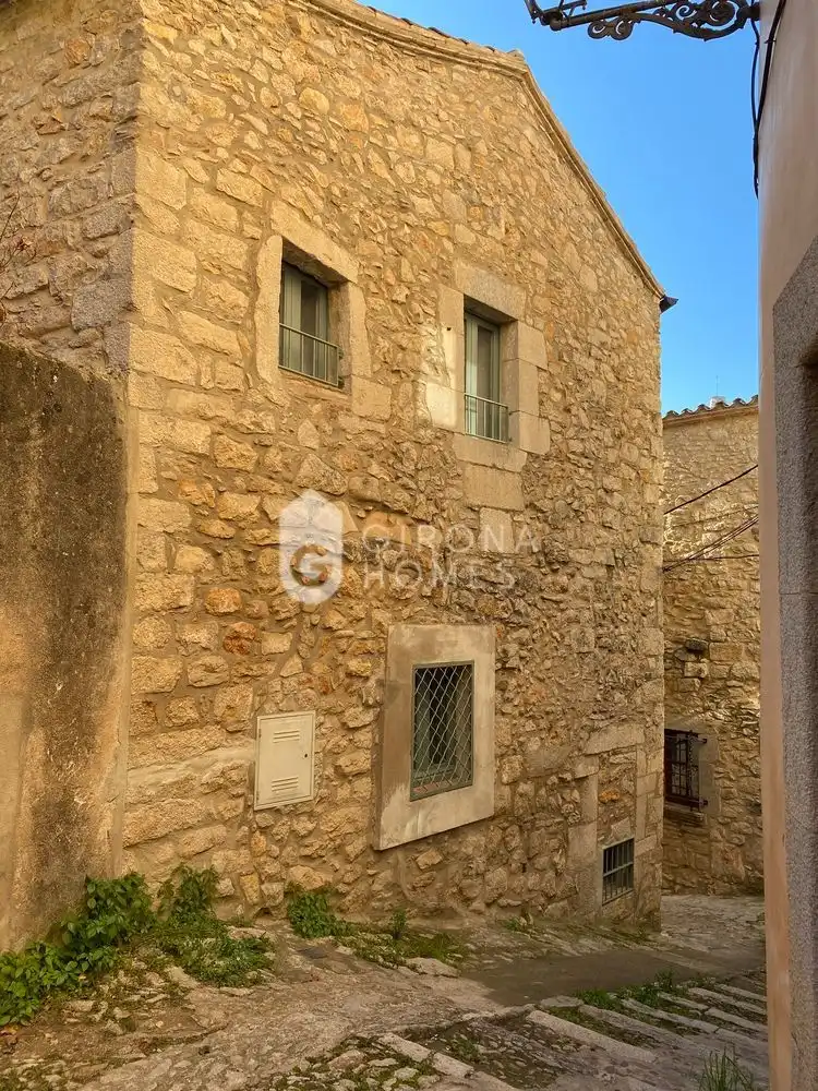 Exterior view of Houses for rent in Girona  with Air Conditioner, Heating and Private garden
