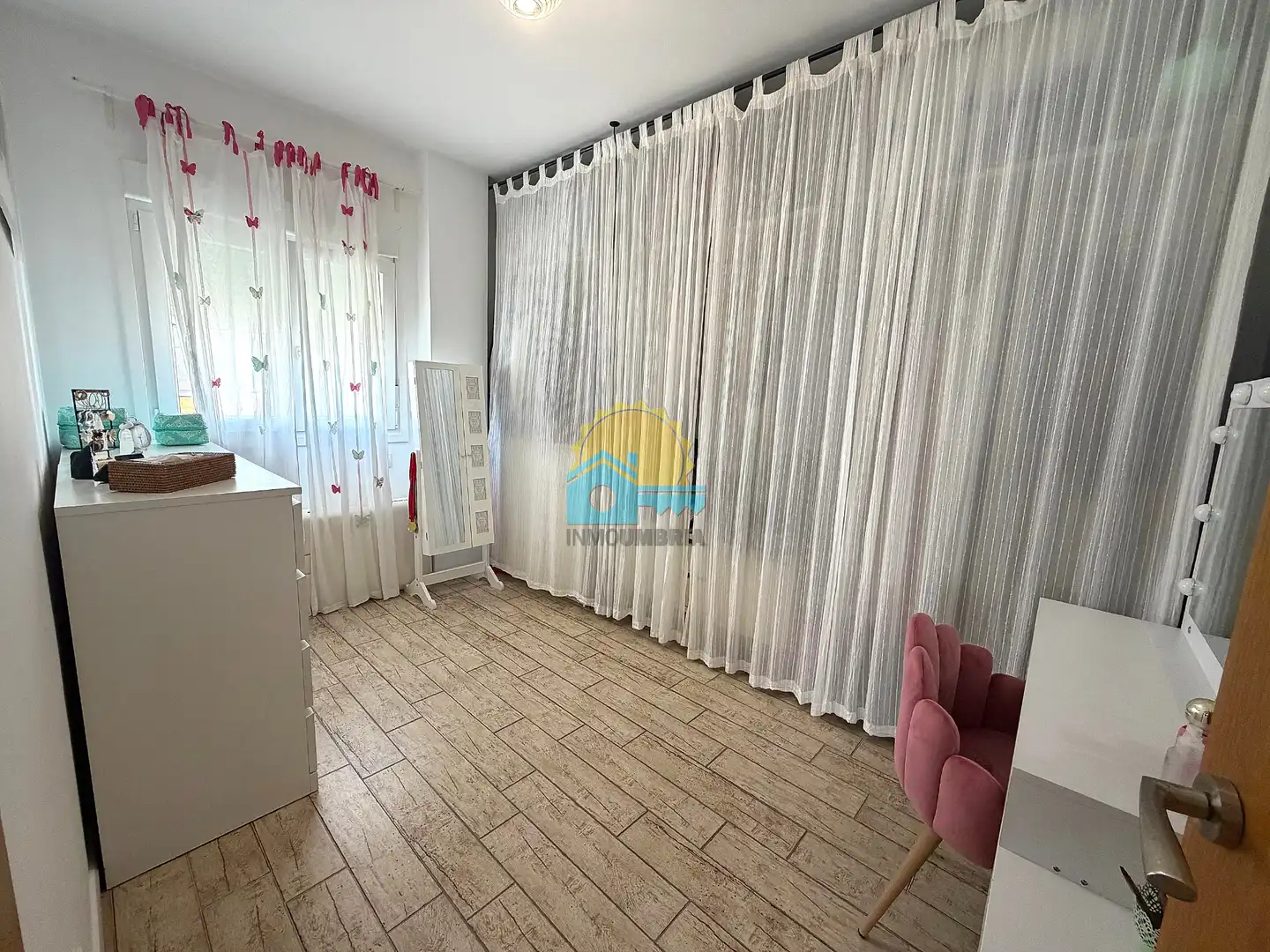 Schlafzimmer von Wohnung zum Verkauf in Punta Umbría mit Klimaanlage, Terrasse und Abstellraum