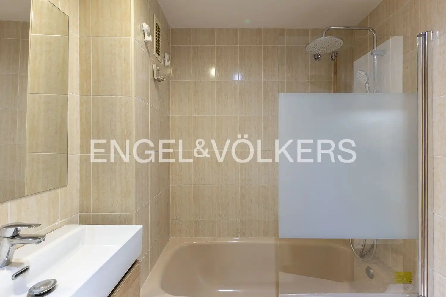 Badezimmer von Wohnung zur Miete in Alboraya mit Klimaanlage, Heizung und Möbliert