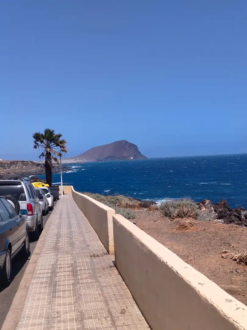 Vista exterior de Pis de lloguer en Granadilla de Abona amb Parquet, Moblat i Forn