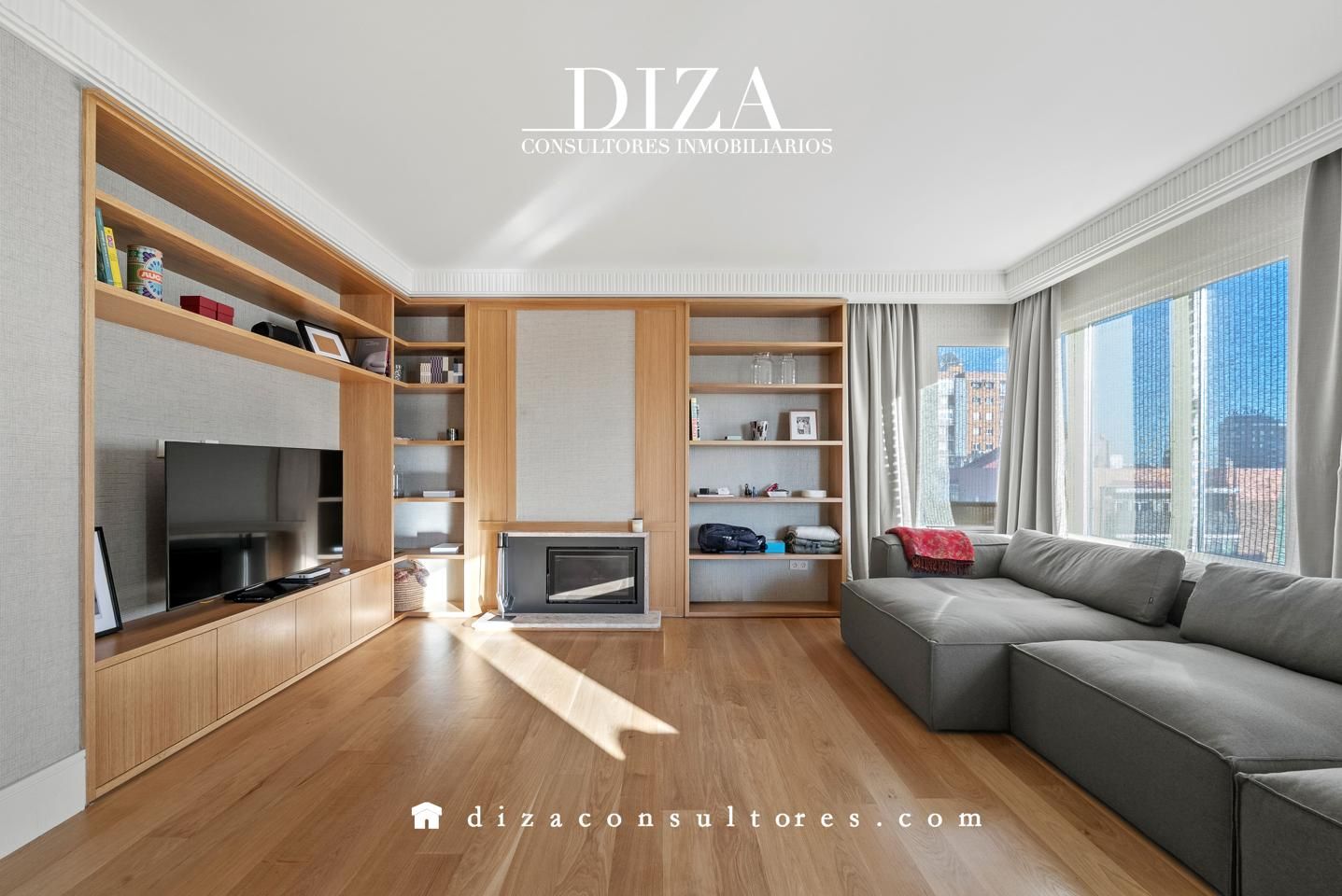 Living room of Flat for sale in  Madrid Capital  with Air Conditioner, Terrace and Storage room
