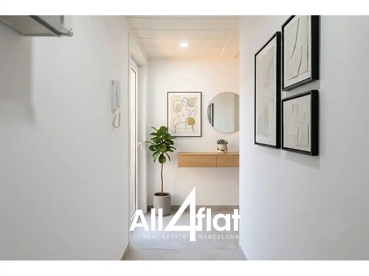 Flat with terrace for sale in Calle Rosselló, imagen 2