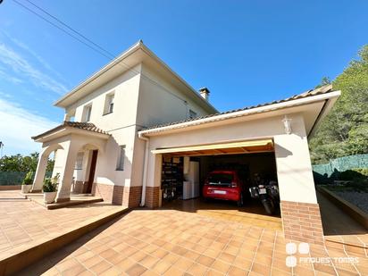 Vista exterior de Casa o xalet en venda en Calafell amb Calefacció, Jardí privat i Terrassa