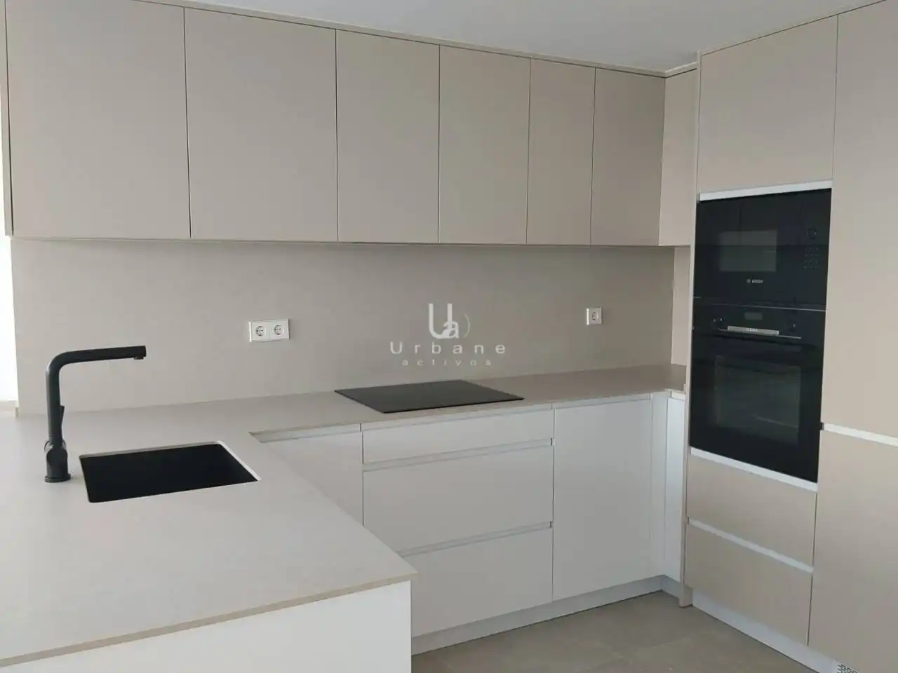 Cocina de Casa o chalet en venta en Los Alcázares con Aire acondicionado, Calefacción y Jardín privado