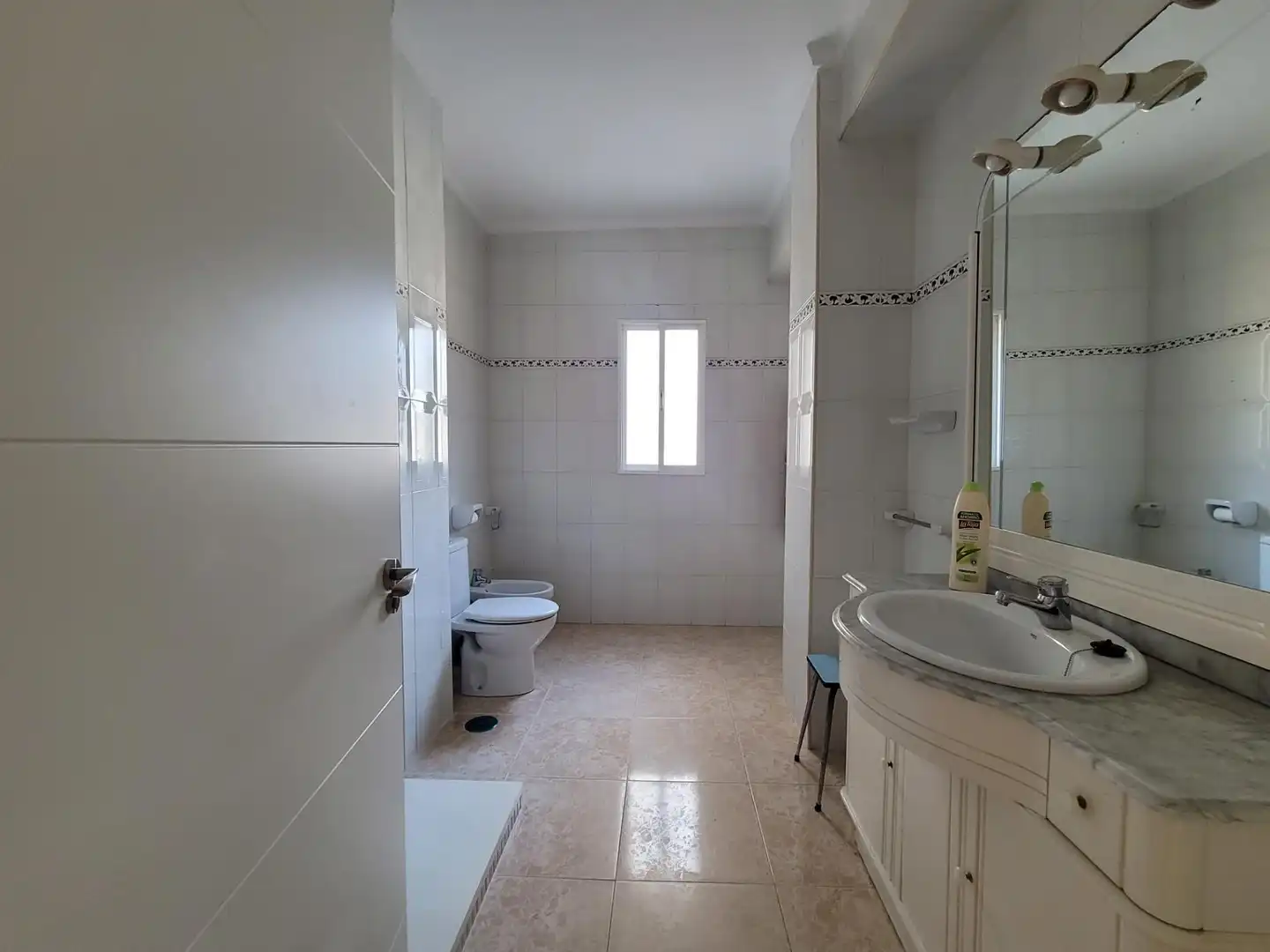Bany de Pis en venda en Cádiz amb Terrassa i Traster
