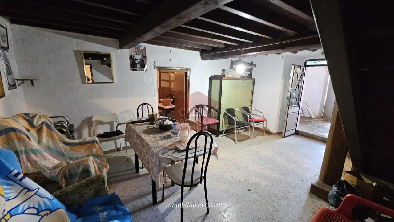 Casa o xalet en venda en Parada de Arriba amb Calefacció, Terrassa i Traster