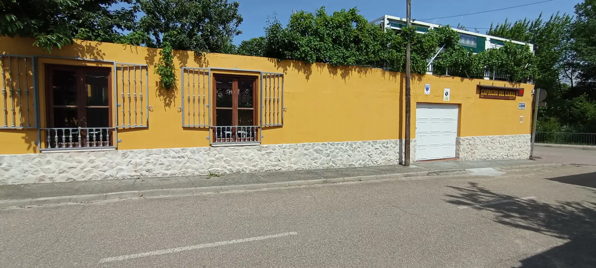 Vista exterior de Casa o xalet en venda en Valladolid amb Aire condicionat, Calefacció i Jardí privat