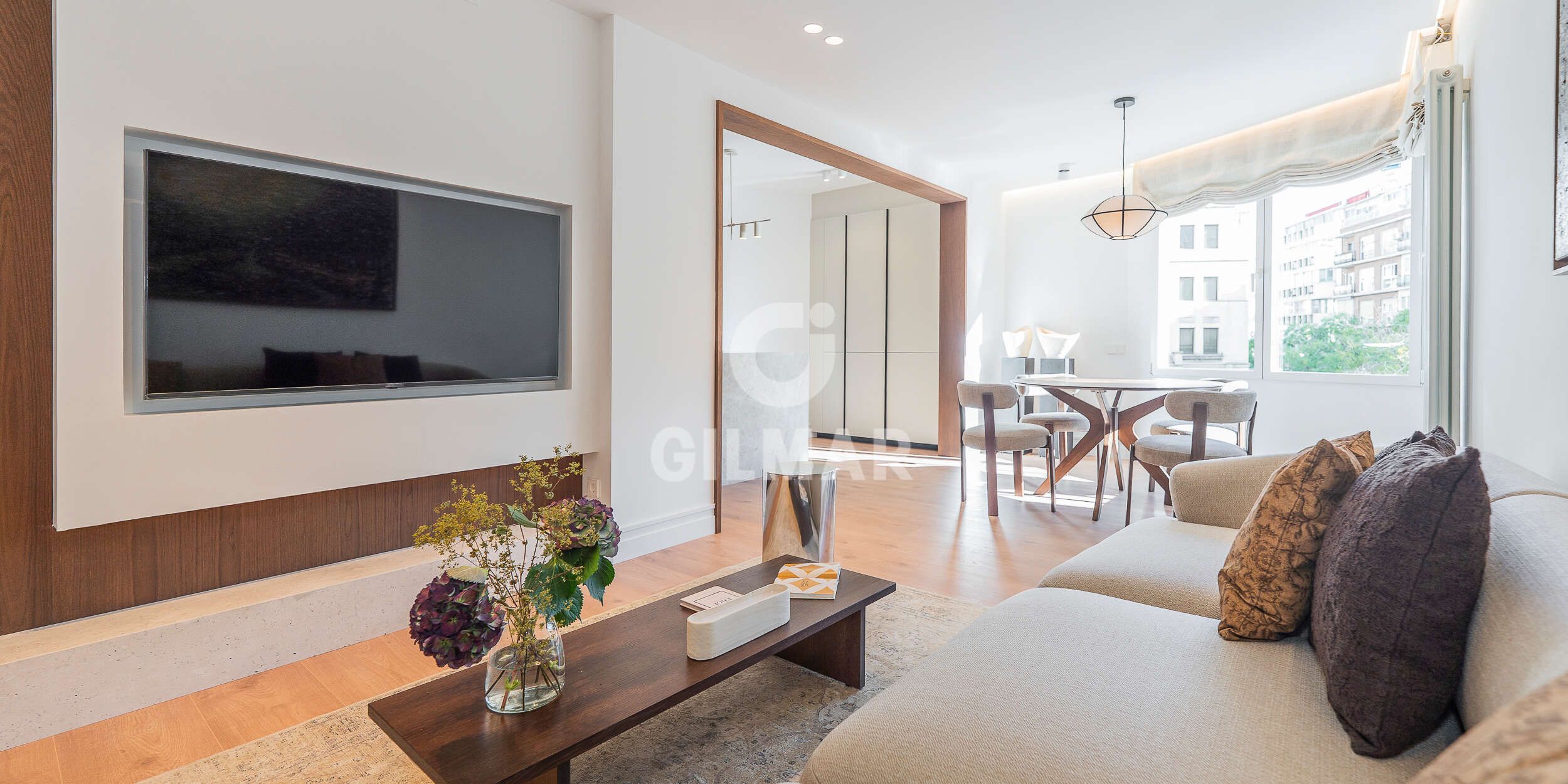 Living room of Flat for sale in  Madrid Capital  with Heating, Storage room and Furnished