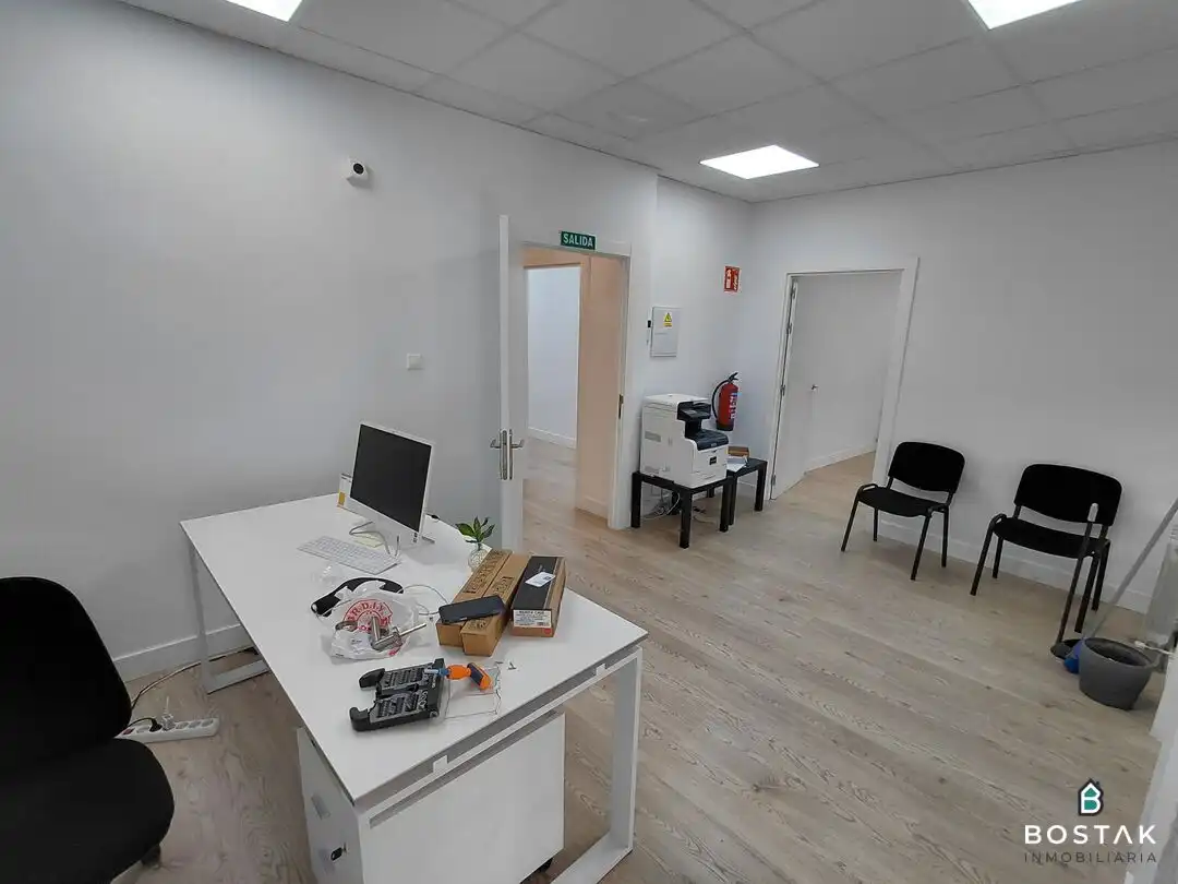 Oficina de lloguer en Bilbao  amb Calefacció