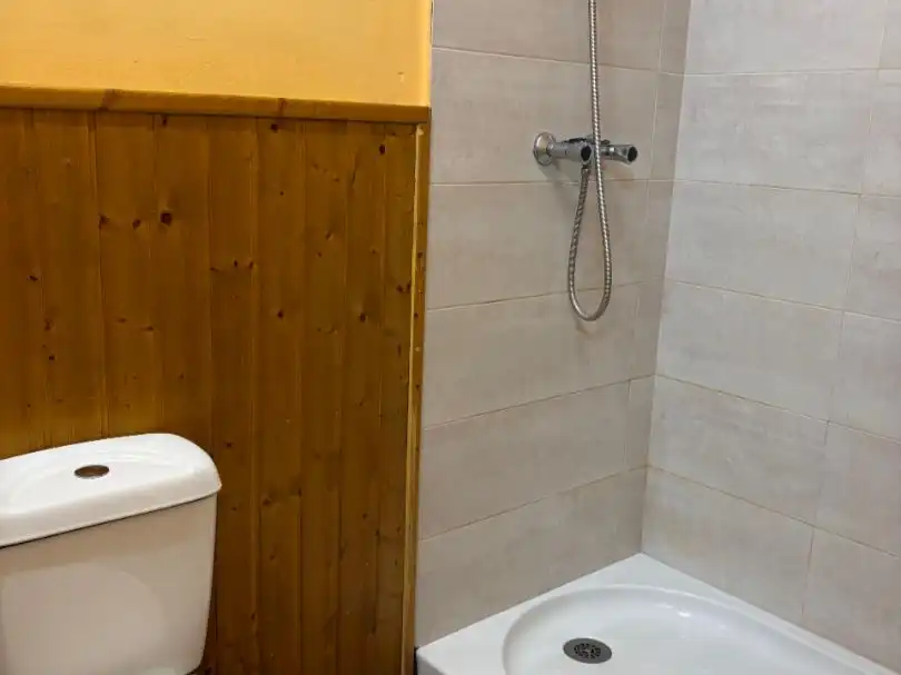 Bathroom of Houses for rent in Ballobar, Huesca