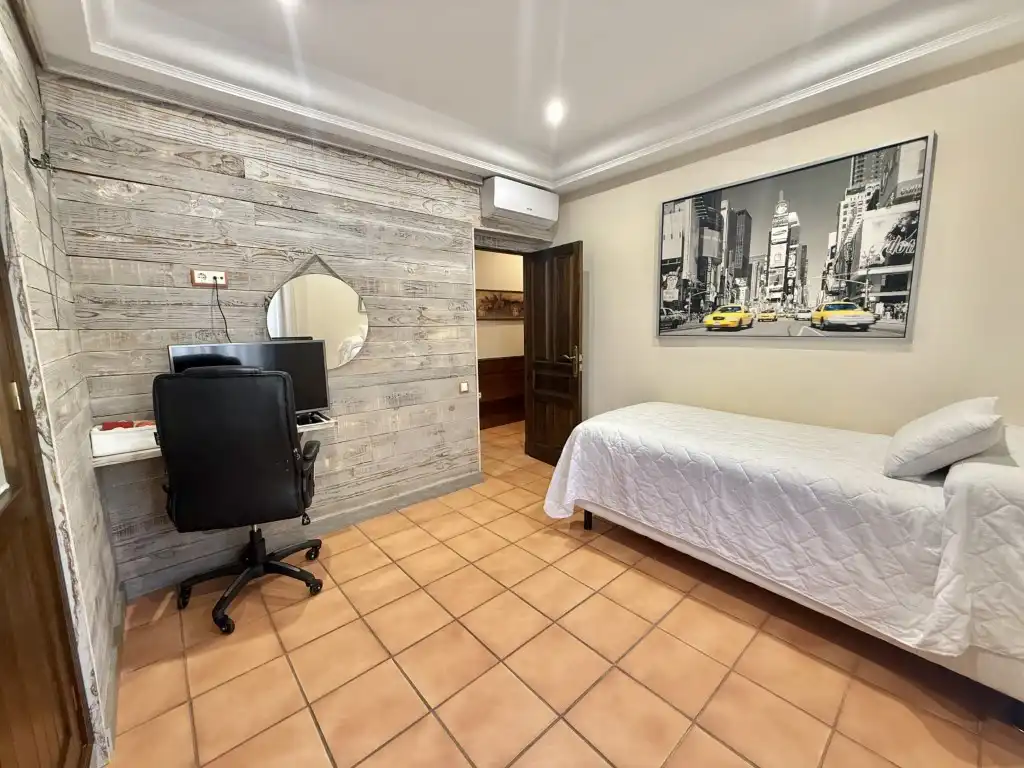 Habitación de Casa o chalet en venta en Carmona con Aire acondicionado y Amueblado
