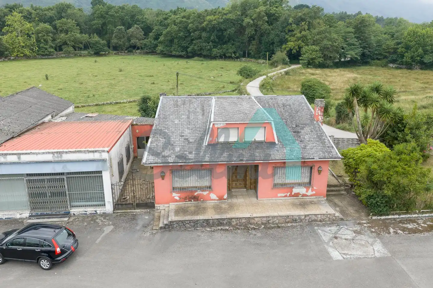 Vista exterior de Casa o xalet en venda en Llanes amb Calefacció, Jardí privat i Terrassa