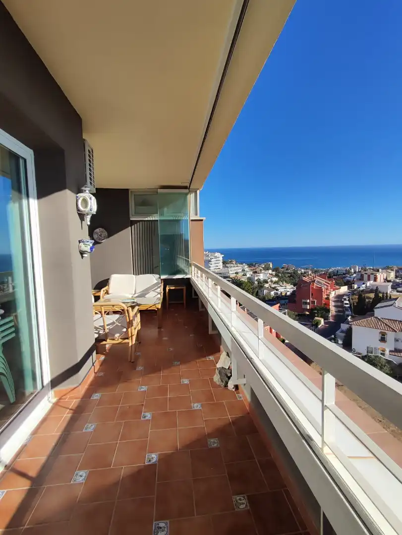 Apartment with lift for sale in Calle el Lirio 11