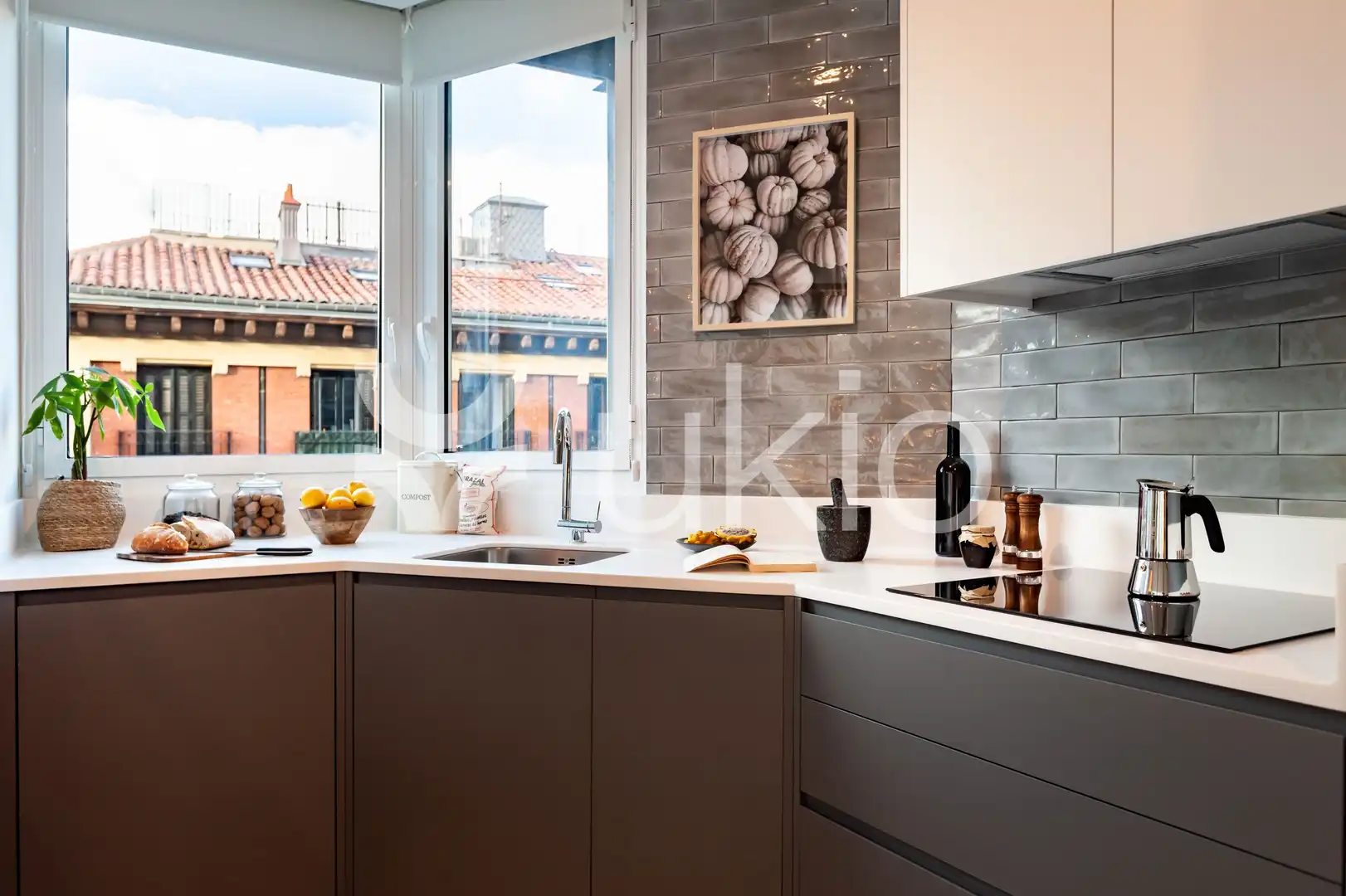 Cocina de Apartamento de alquiler en Madrid con Calefacción, Terraza y Amueblado