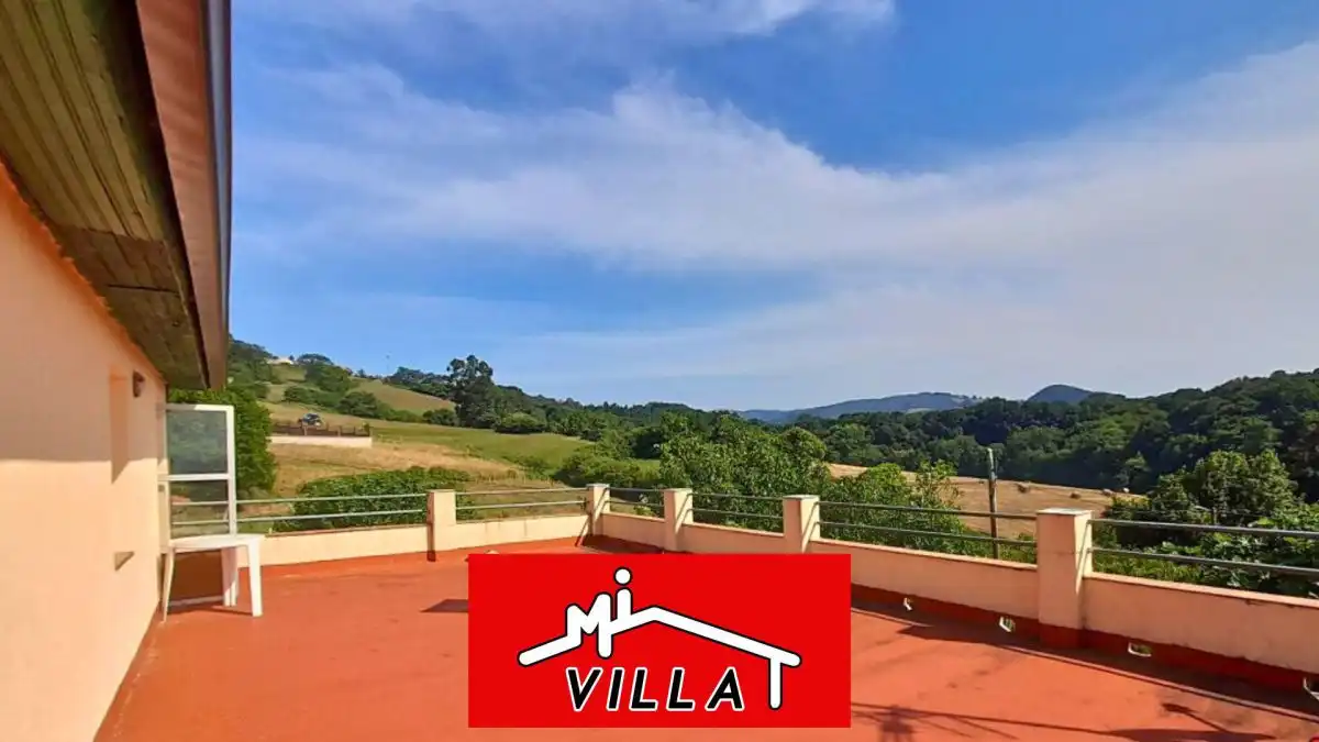Terrassa de Casa o xalet en venda en Laredo amb Terrassa i Moblat