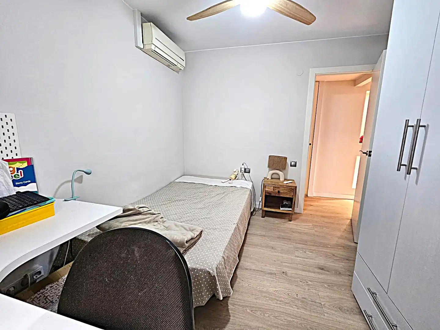 Schlafzimmer von Wohnung zum Verkauf in Terrassa mit Klimaanlage, Heizung und Parkett