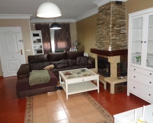 Sala d'estar de Casa adosada en venda en Segurilla amb Aire condicionat