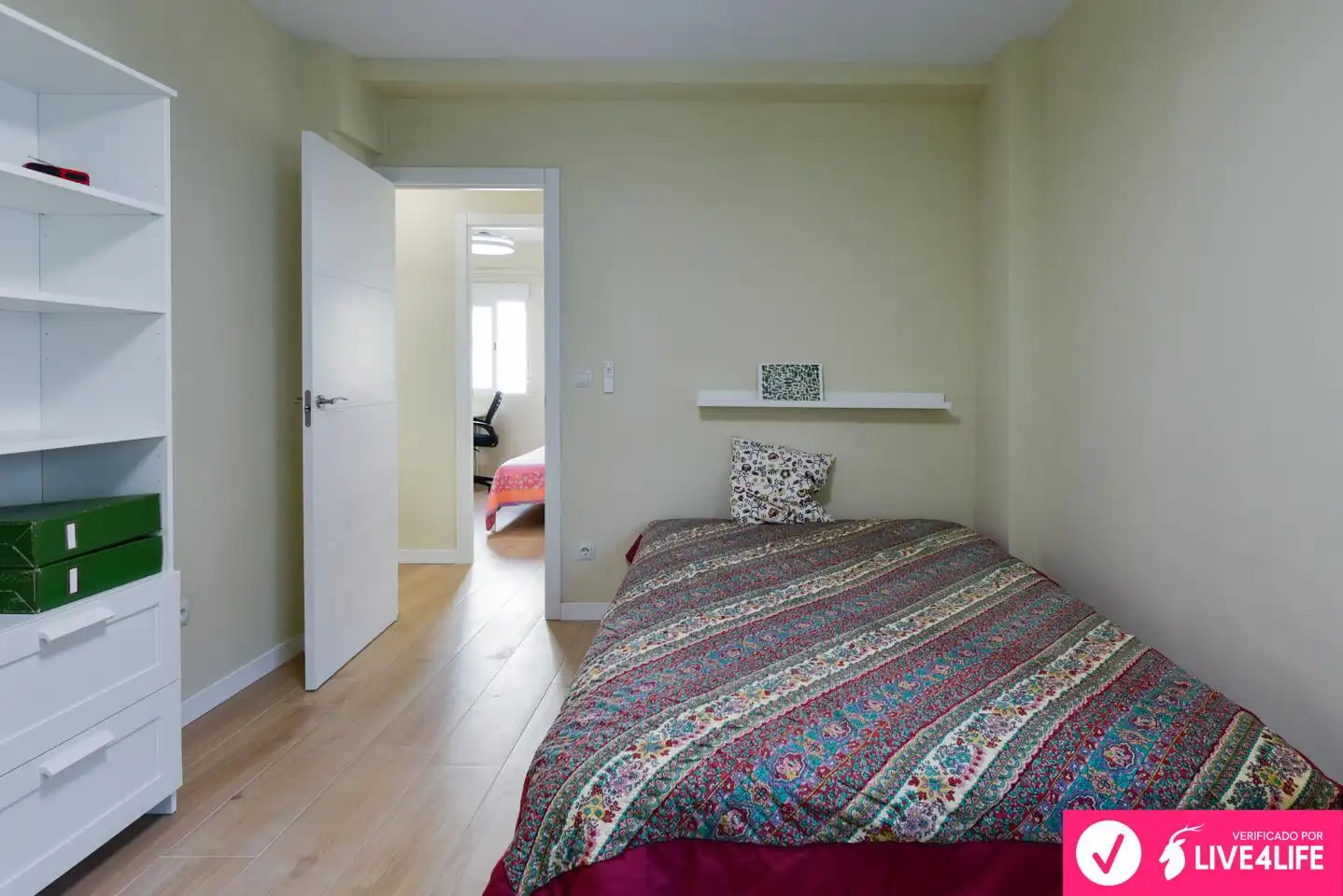 Bedroom of Flat for rent in Sevilla  with Air Conditioner, Furnished and Balcony