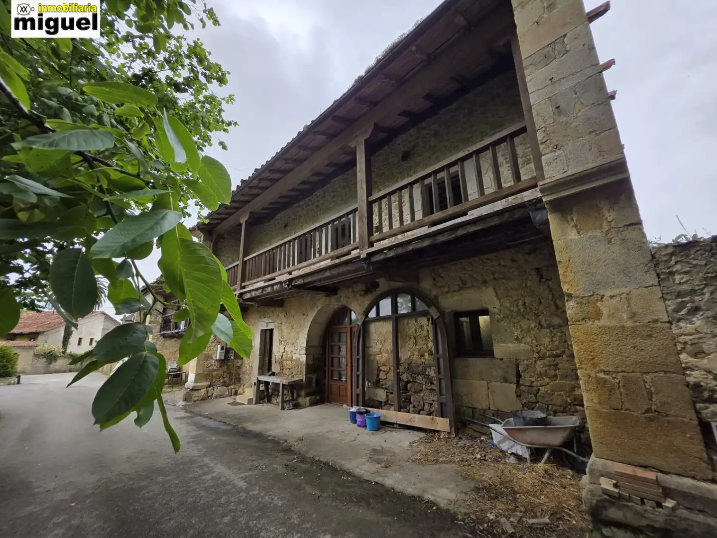 Außenansicht von Haus oder Chalet zum Verkauf in Val de San Vicente  mit Privatgarten und Balkon