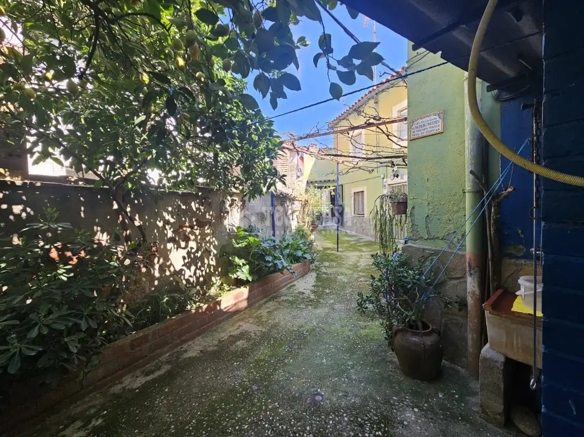 Vista exterior de Casa o chalet en venta en Caleruela con Jardín privado
