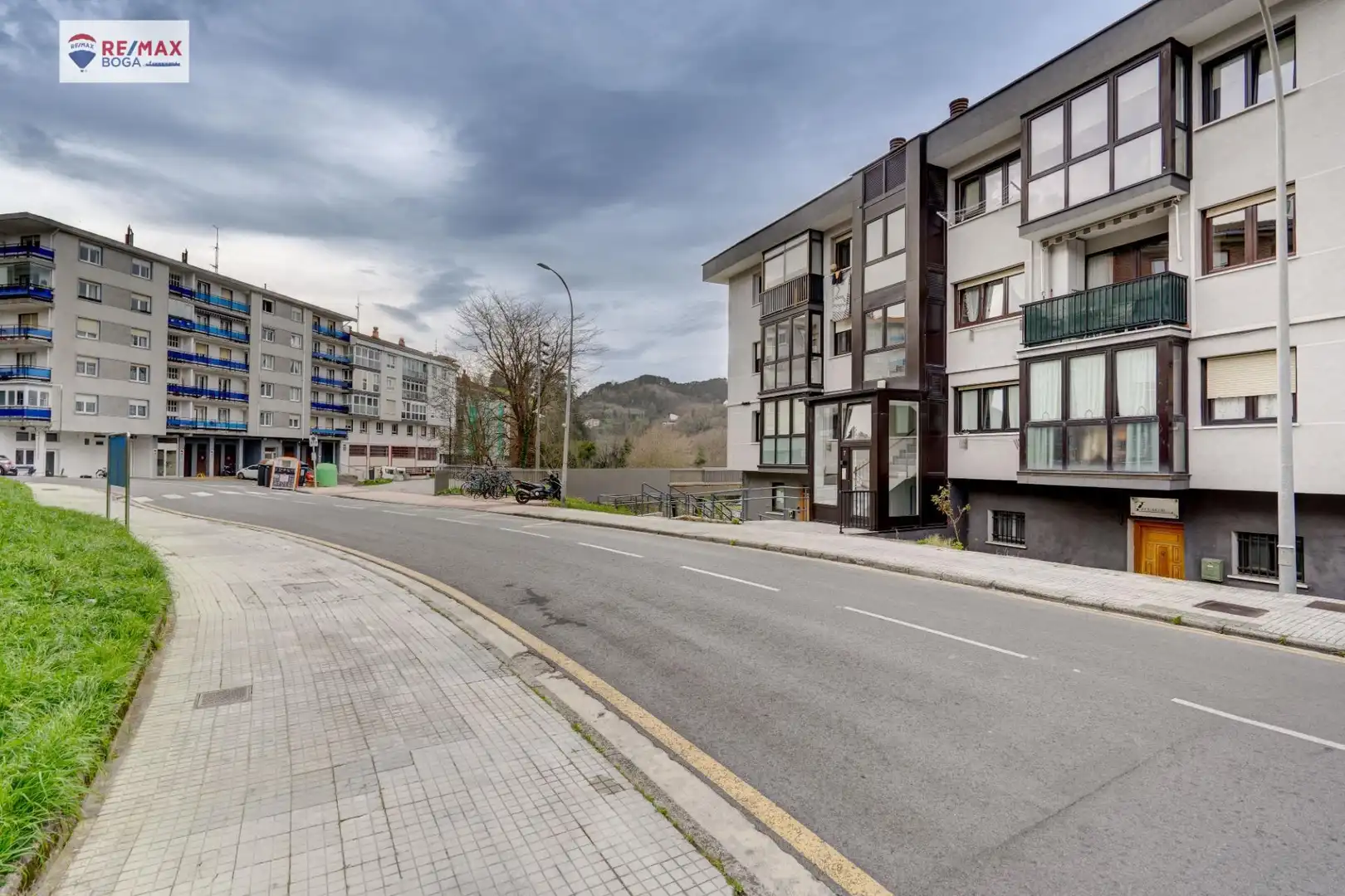 Außenansicht von Wohnung zum Verkauf in Zarautz mit Privatgarten