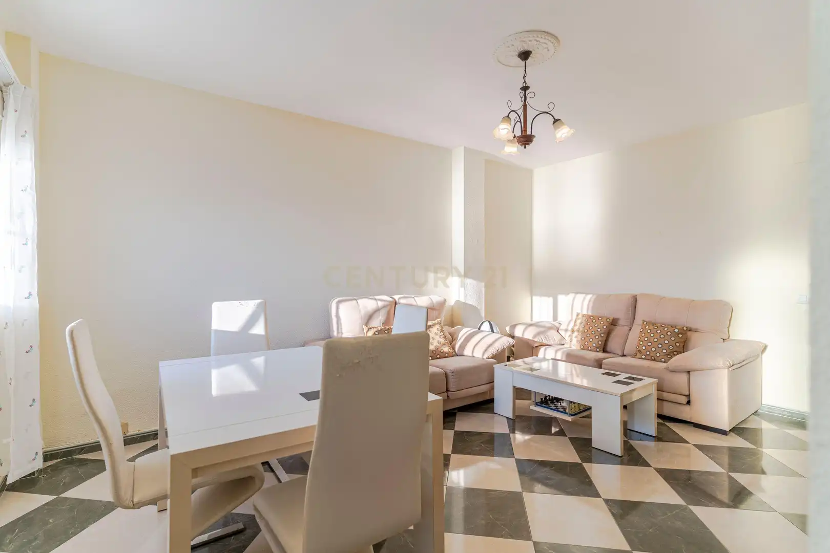 Sala d'estar de Casa o xalet en venda en Albuñol