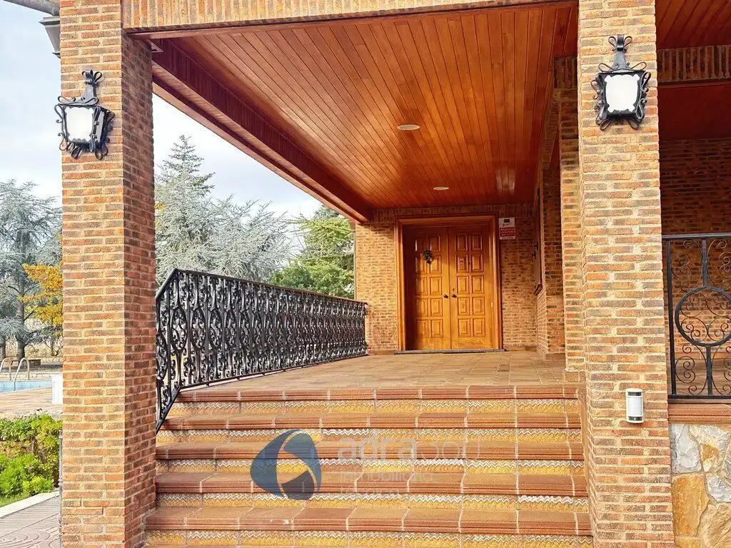 Houses for sale in Lardero  with Air Conditioner, Heating and Private garden