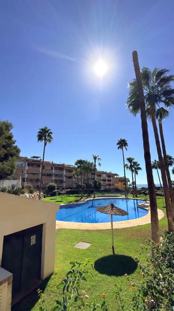 Vista exterior de Pis en venda en Fuengirola amb Aire condicionat, Calefacció i Terrassa