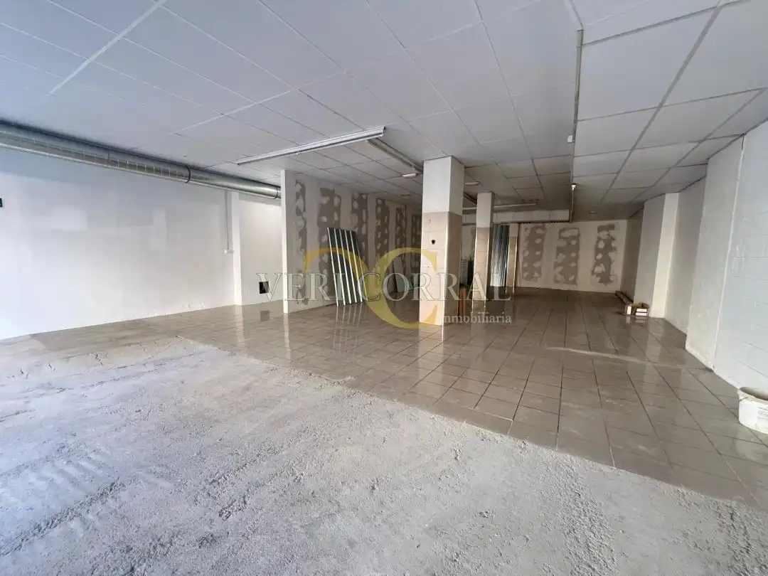 Business premises to rent in Calle Román Romano, imagen 2