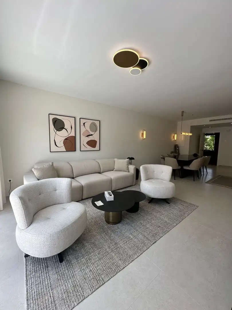 Sala d'estar de Àtic de lloguer en Marbella amb Aire condicionat, Calefacció i Terrassa