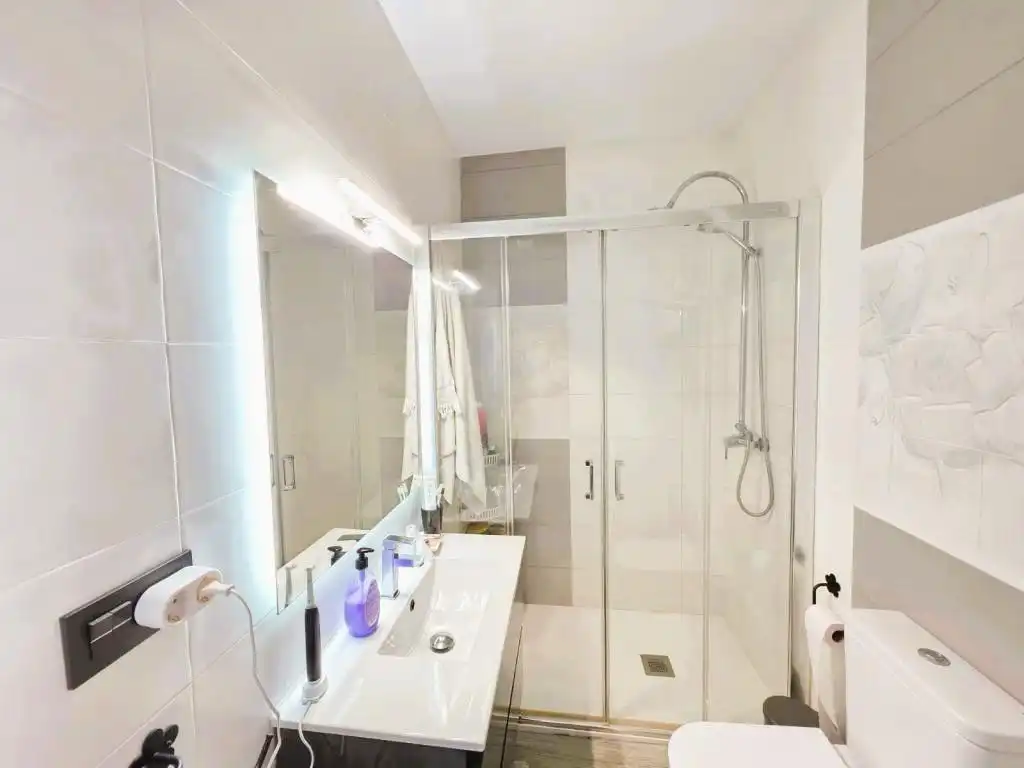 Bany de Casa o xalet en venda en Málaga amb Aire condicionat, Jardí privat i Terrassa
