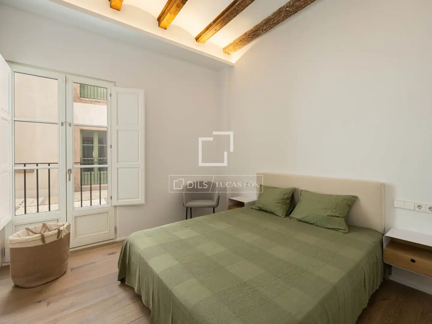 Dormitori de Pis de lloguer en Barcelona amb Aire condicionat, Calefacció i Parquet