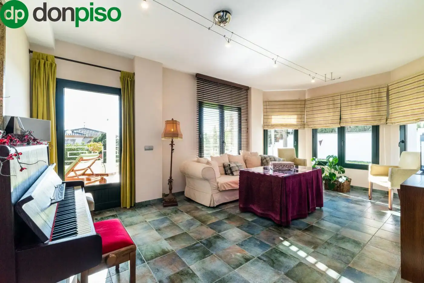 Sala de estar de Casa o chalet en venta en Albolote con Jardín privado, Terraza y Trastero