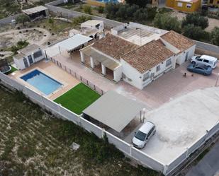 Vista exterior de Casa o xalet en venda en Villajoyosa / La Vila Joiosa amb Aire condicionat, Calefacció i Jardí privat