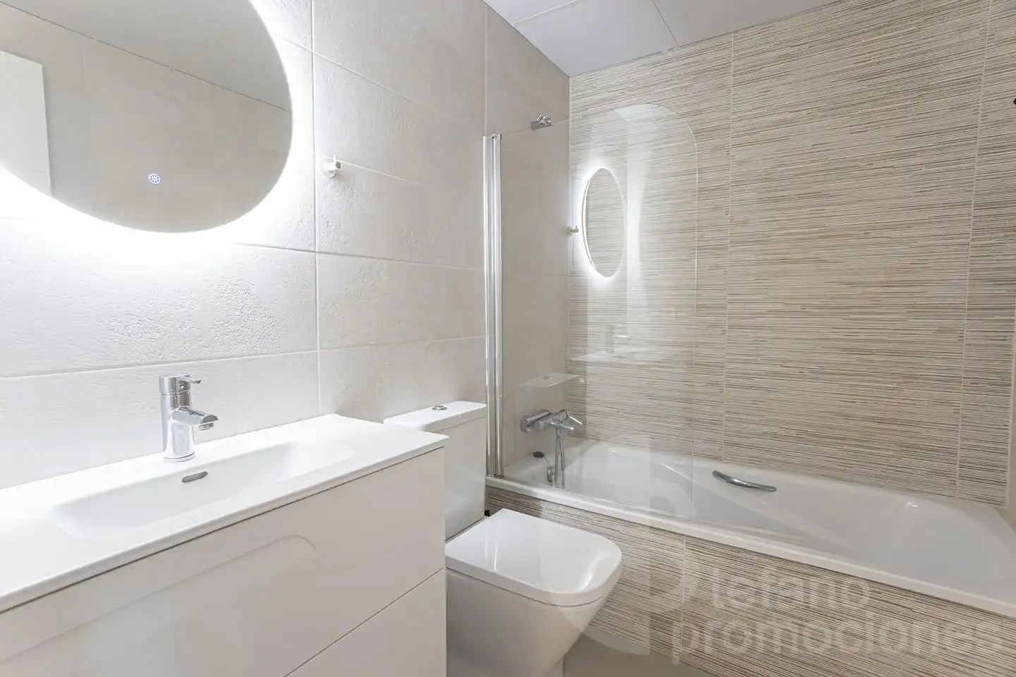 Baño de Casa adosada en venta en Rincón de la Victoria con Terraza y Piscina comunitaria