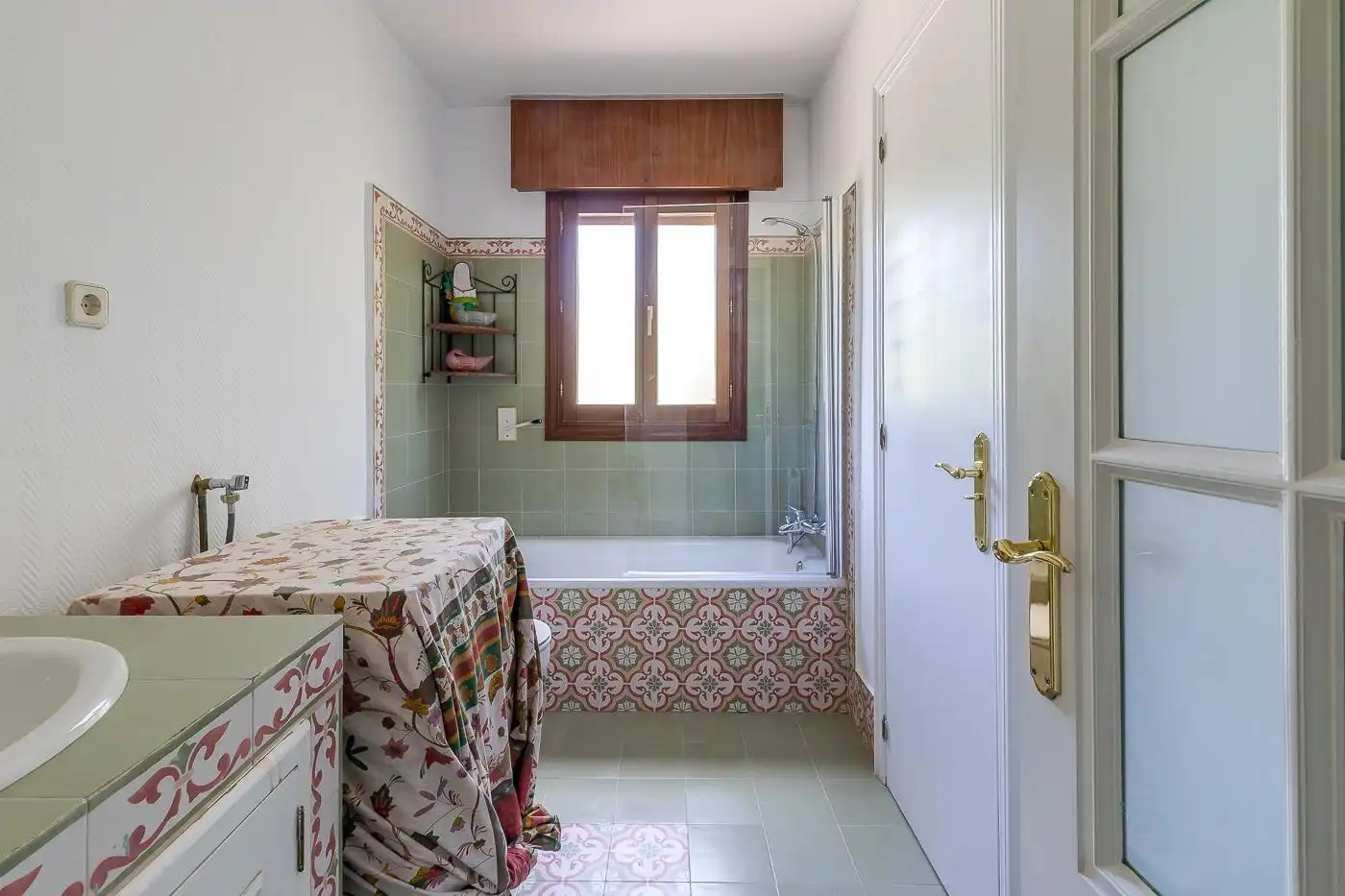 Bathroom of Houses for sale in Torrelodones  with Heating, Private garden and Terrace
