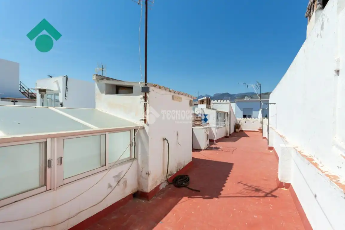 Vista exterior de Casa adosada en venda en Nerja amb Calefacció