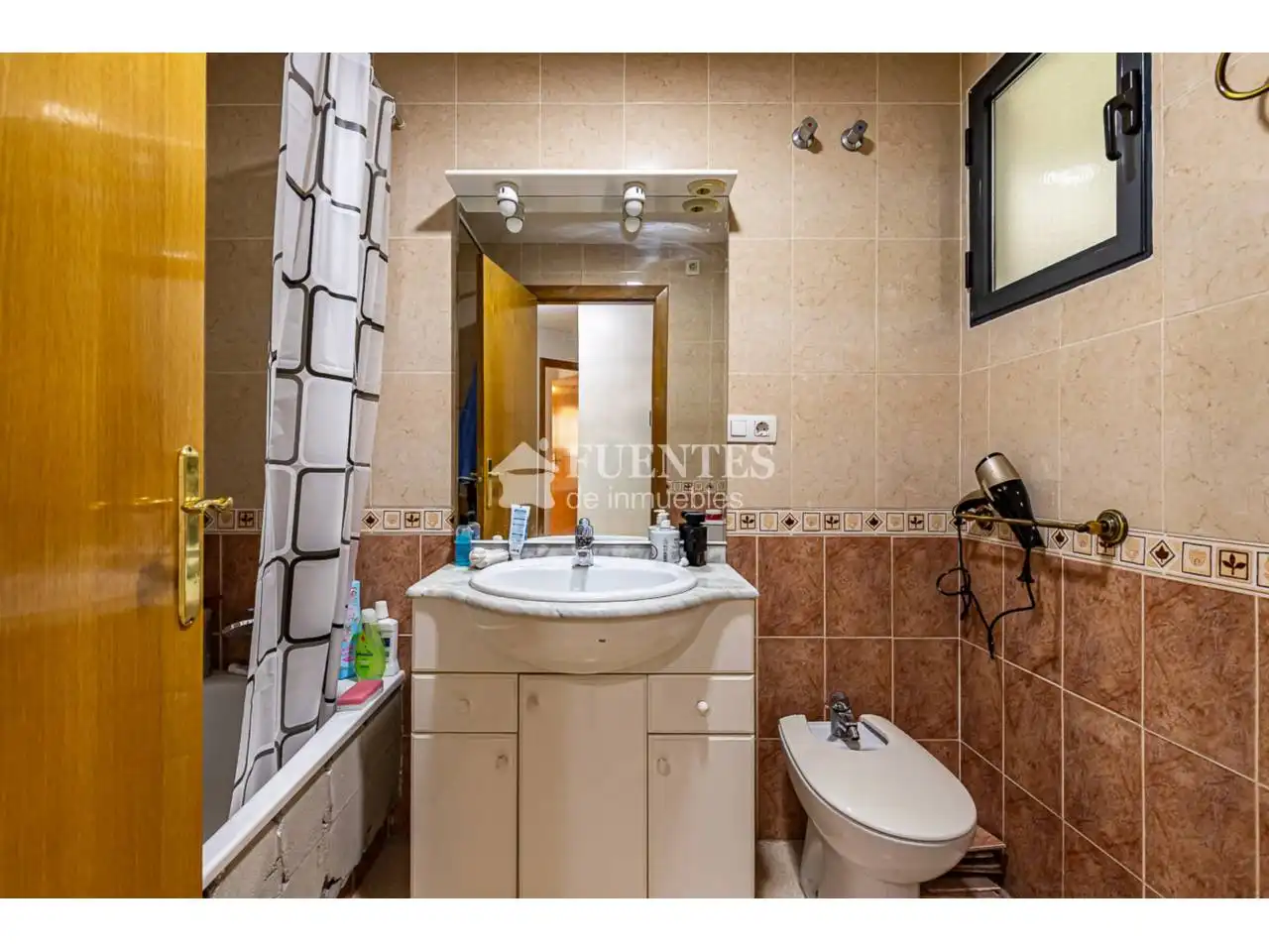 Flat for sale in Calle pintor baeza, Altozano - Conde Lumiares