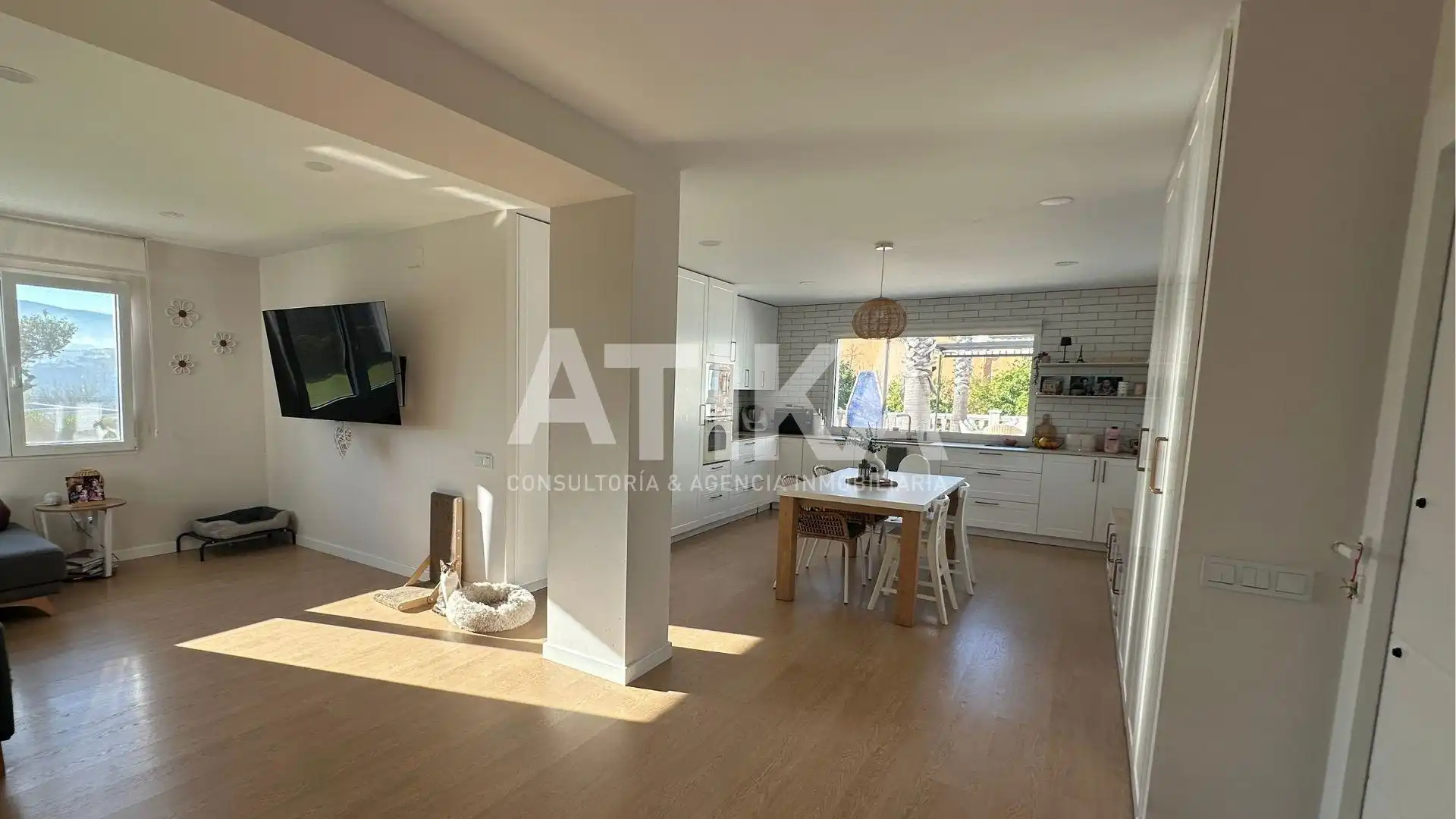 Kitchen of Houses for sale in Ontinyent  with Air Conditioner, Private garden and Parquet flooring