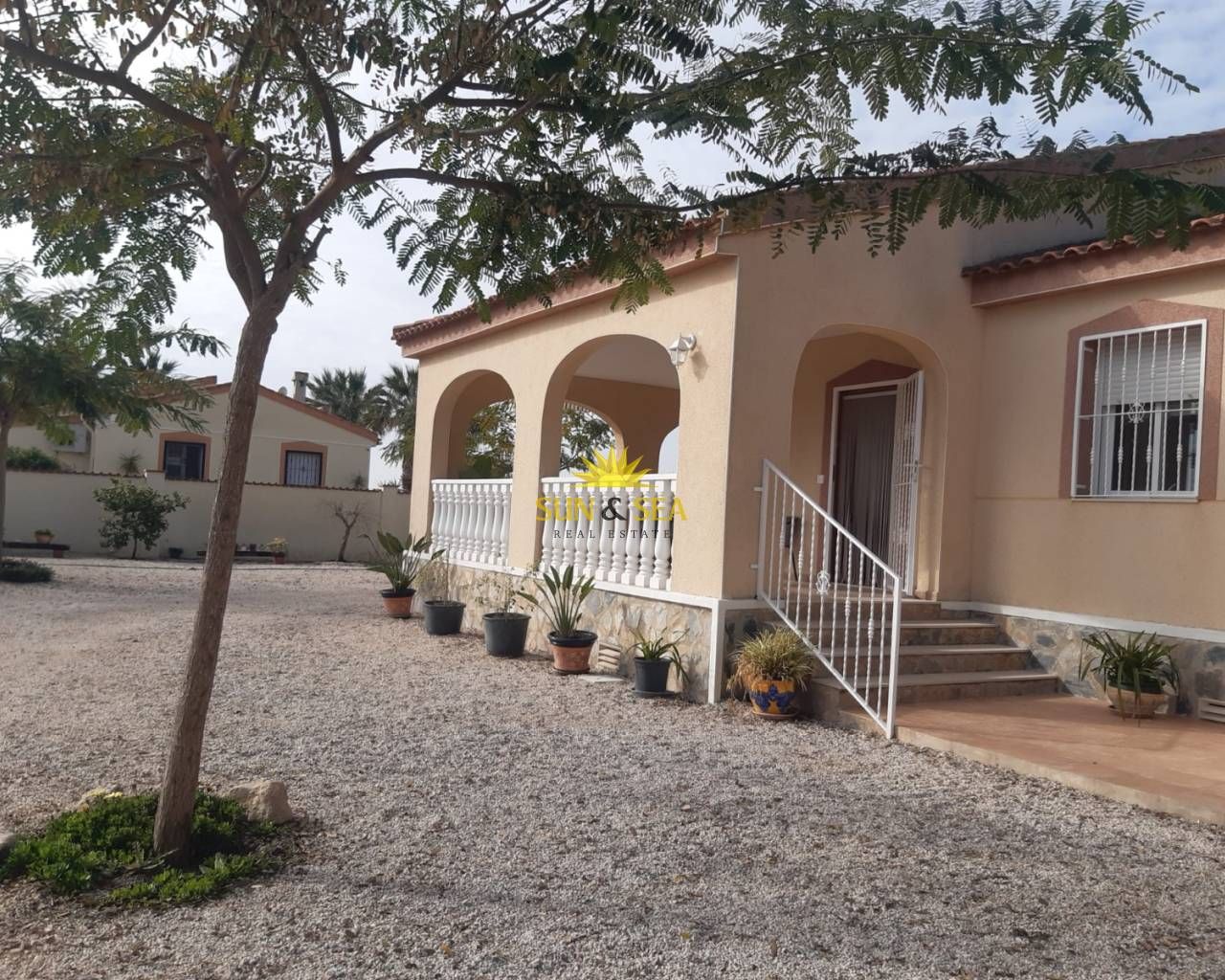 Vista exterior de Casa o xalet de lloguer en Dolores amb Aire condicionat, Calefacció i Jardí privat