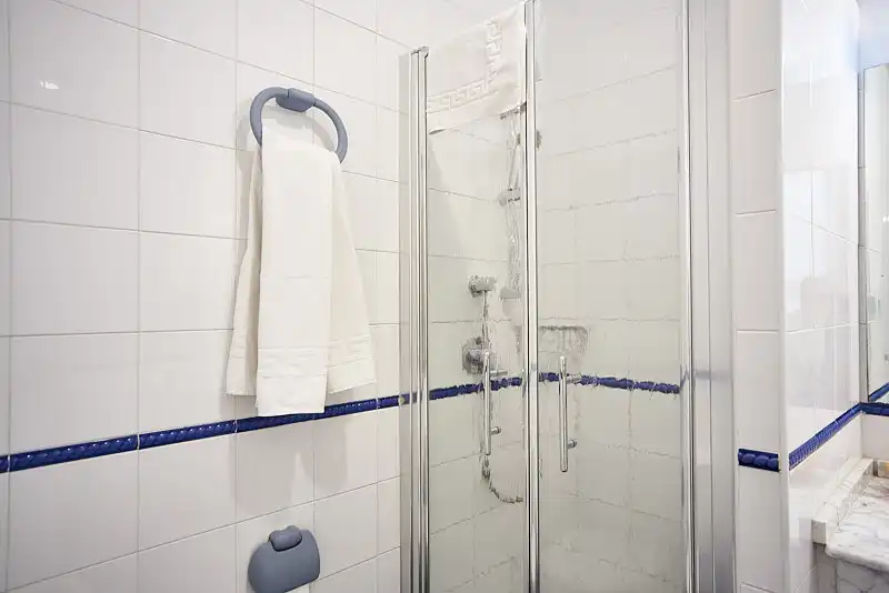 Badezimmer von Wohnung zur Miete in Sevilla mit Klimaanlage, Heizung und Möbliert