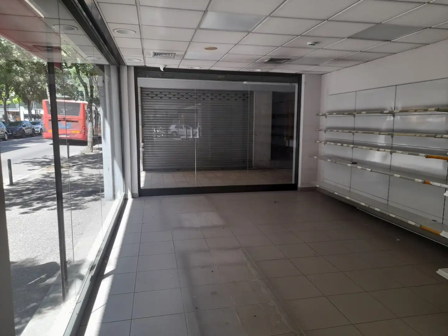 Local comercial en venda a Carrer de Santa Eugènia, imagen 3