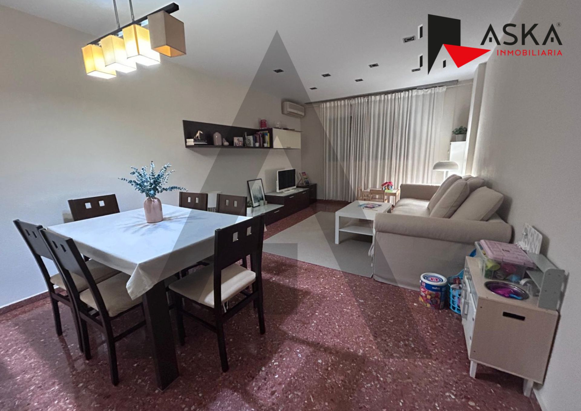 Living room of Flat for sale in Paiporta  with Air Conditioner and Storage room