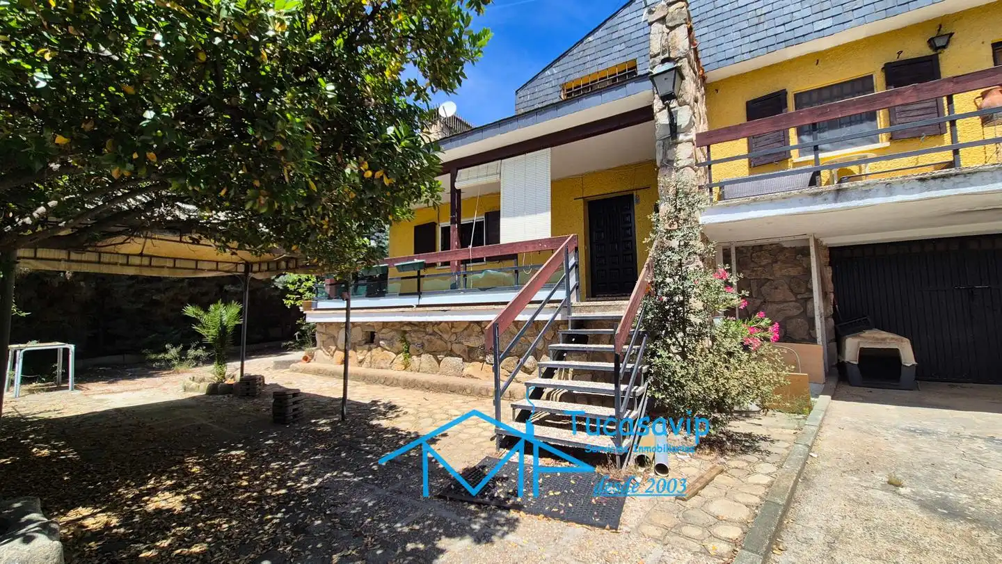 Vista exterior de Casa o chalet en venta en Pelayos de la Presa con Jardín privado, Terraza y Trastero