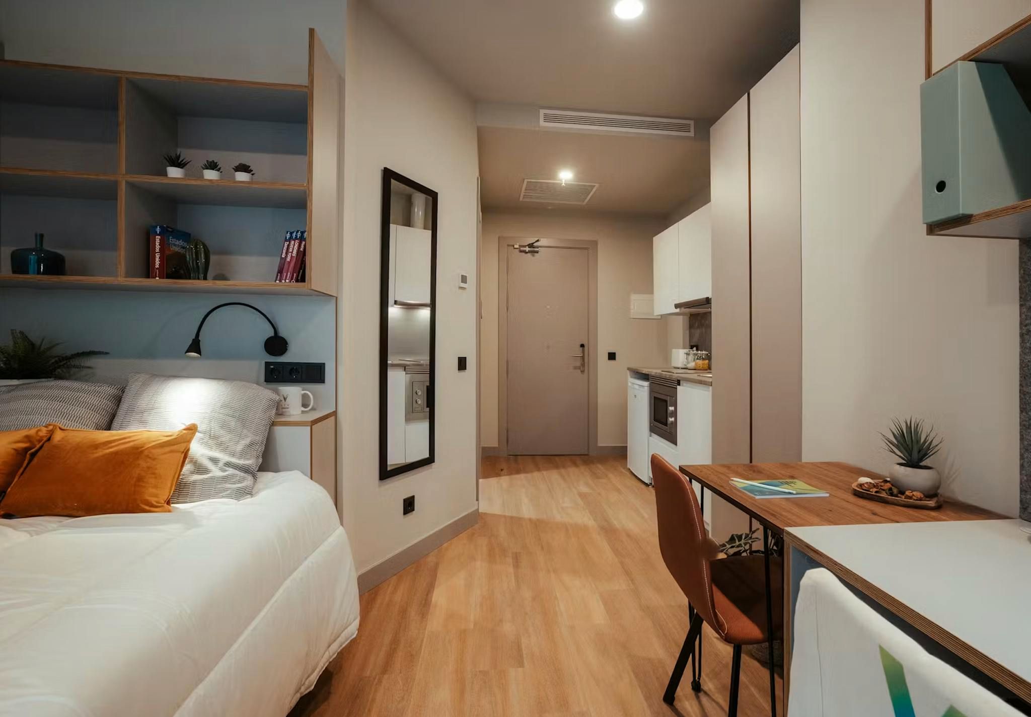 Bedroom of Flat to rent in  Barcelona Capital  with Air Conditioner, Heating and Private garden