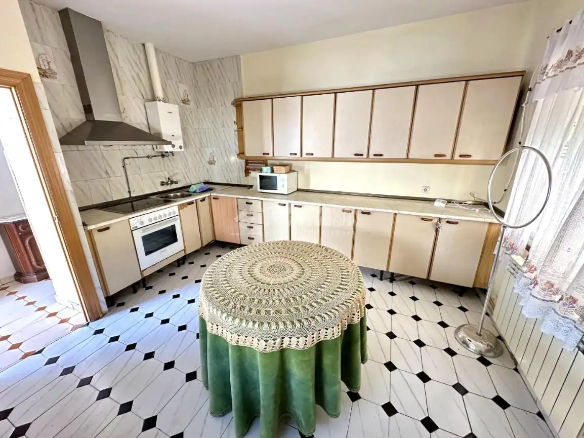 Kitchen of Detached homes for sale in Marchamalo  with Heating