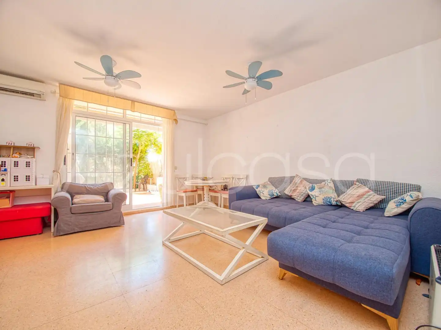 Wohnzimmer von Maisonette zum Verkauf in El Campello mit Klimaanlage, Abstellraum und Gemeinschaftspool